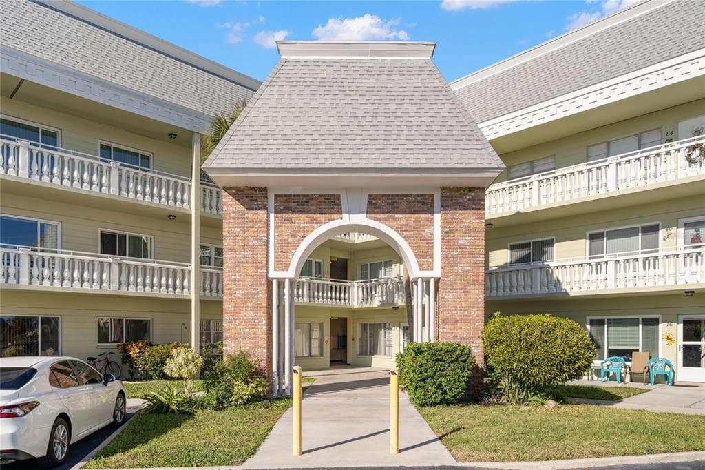 2460 CANADIAN WAY UNIT 66 CLEARWATER, FL 33763