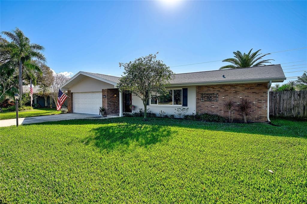 13968 PINECREST DRIVE LARGO, FL 33774