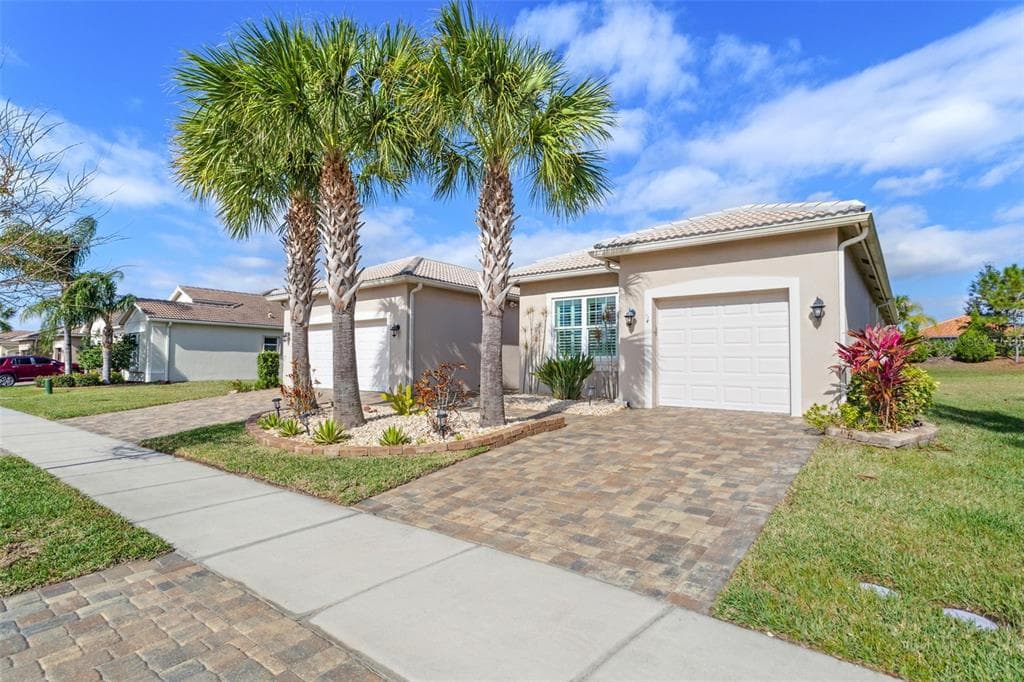 16003 CAPE CORAL DRIVE WIMAUMA, FL 33598