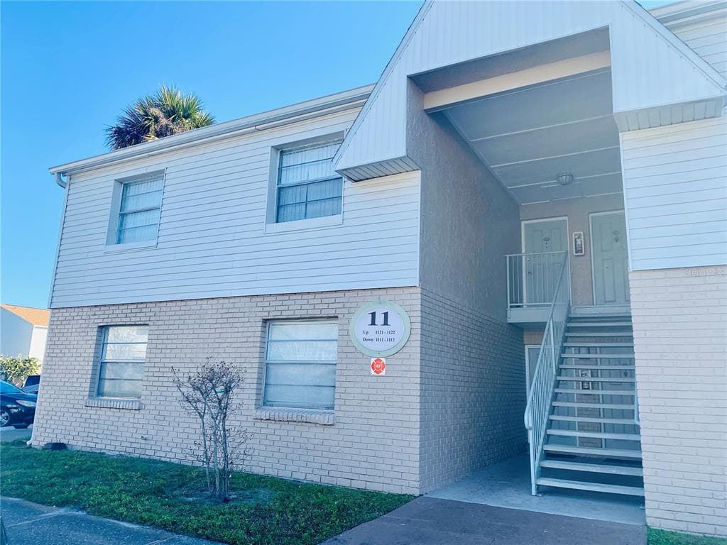 7210 N MANHATTAN AVENUE UNIT 1121