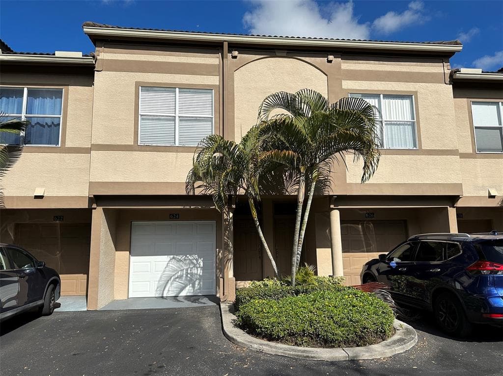624 ARBOR LAKE LANE UNIT 624 TAMPA, FL 33602