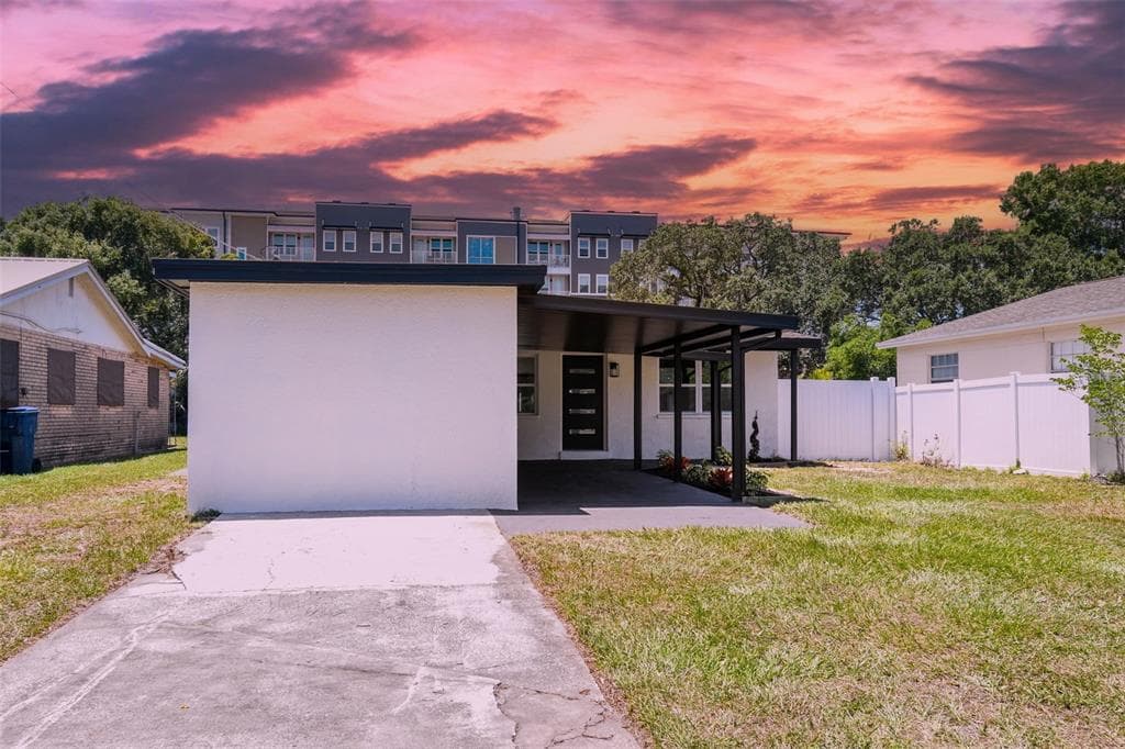 4618 W PEARL AVE TAMPA, FL 33611