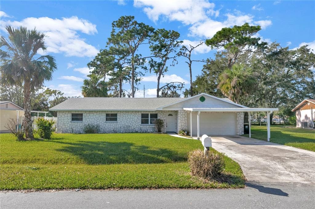 1811 LORI LANE W LAKELAND, FL 33801