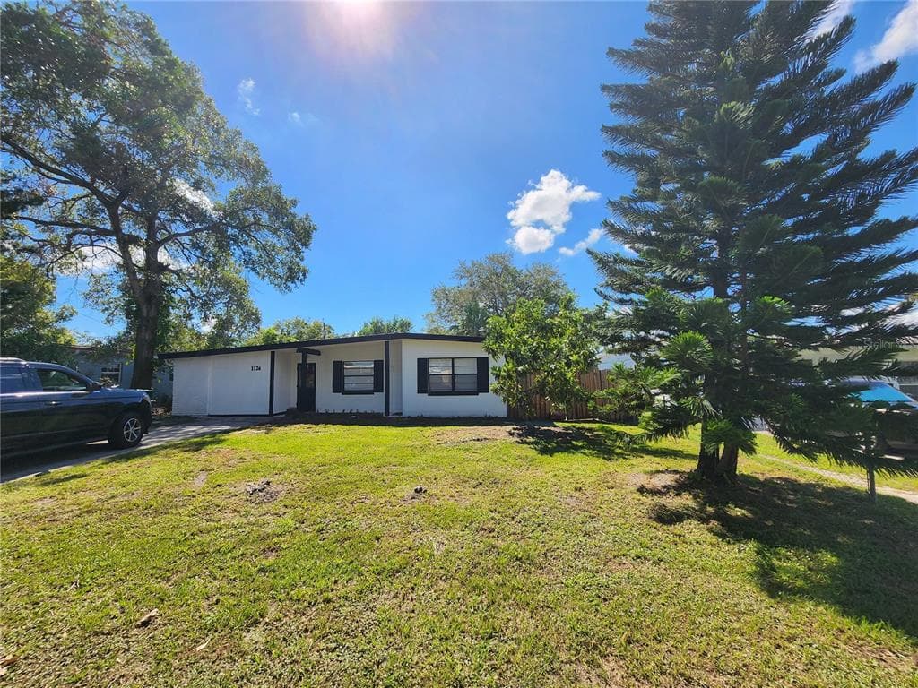 1126 NEUSE AVENUE ORLANDO, FL 32804