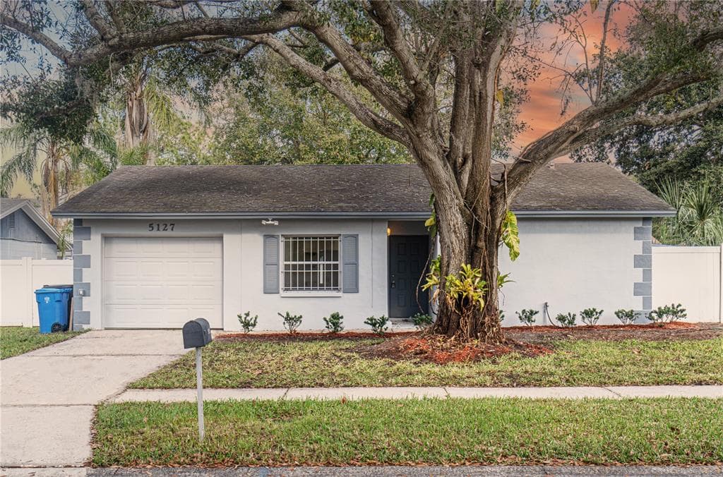 5127 CHATSWORTH AVENUE TAMPA, FL 33625