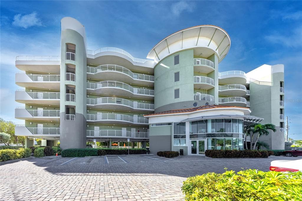 11605 GULF BOULEVARD UNIT 403 TREASURE ISLAND, FL 33706
