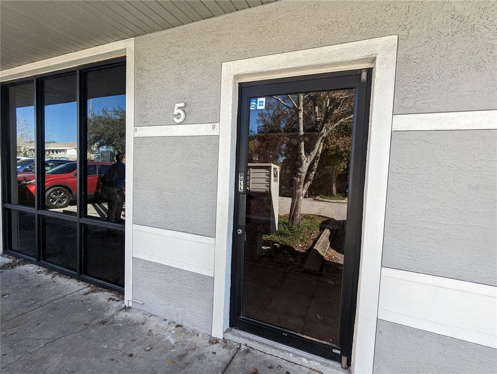 5650 PARK BOULEVARD N UNIT 5 PINELLAS PARK, FL 33781