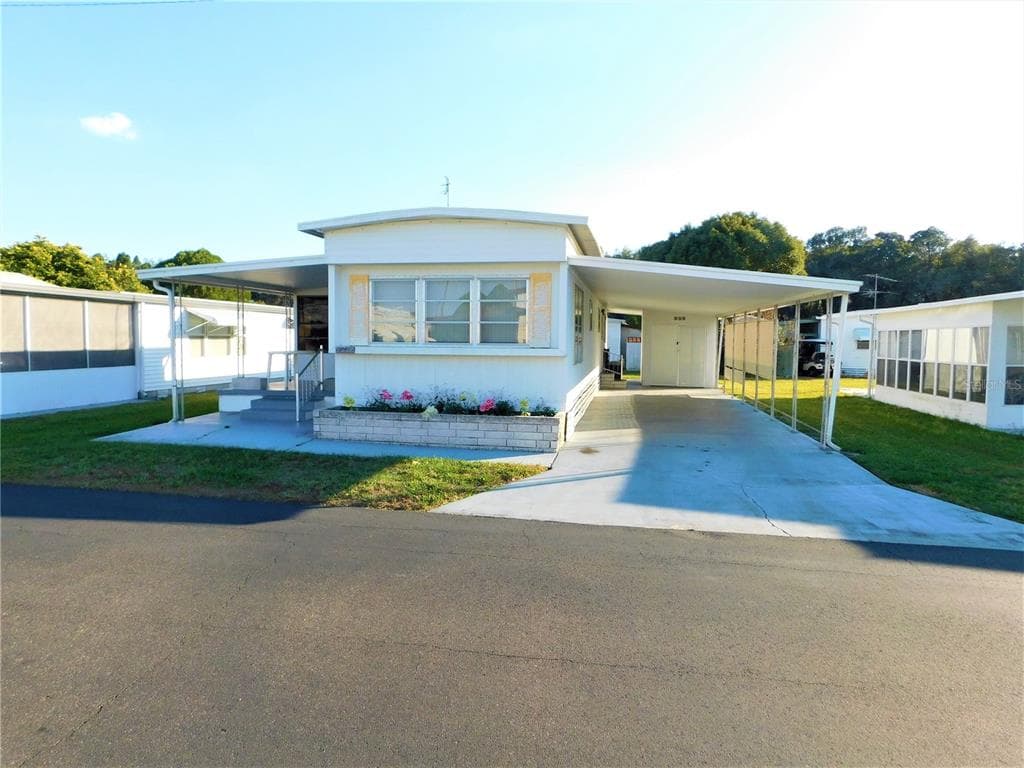 37144 SANDRA AVENUE ZEPHYRHILLS, FL 33542