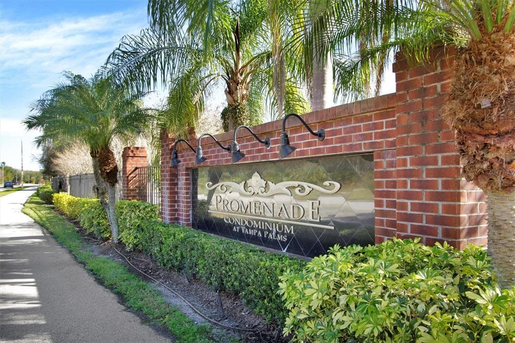 6206 AVIGNON COURT UNIT 102 TAMPA, FL 33647