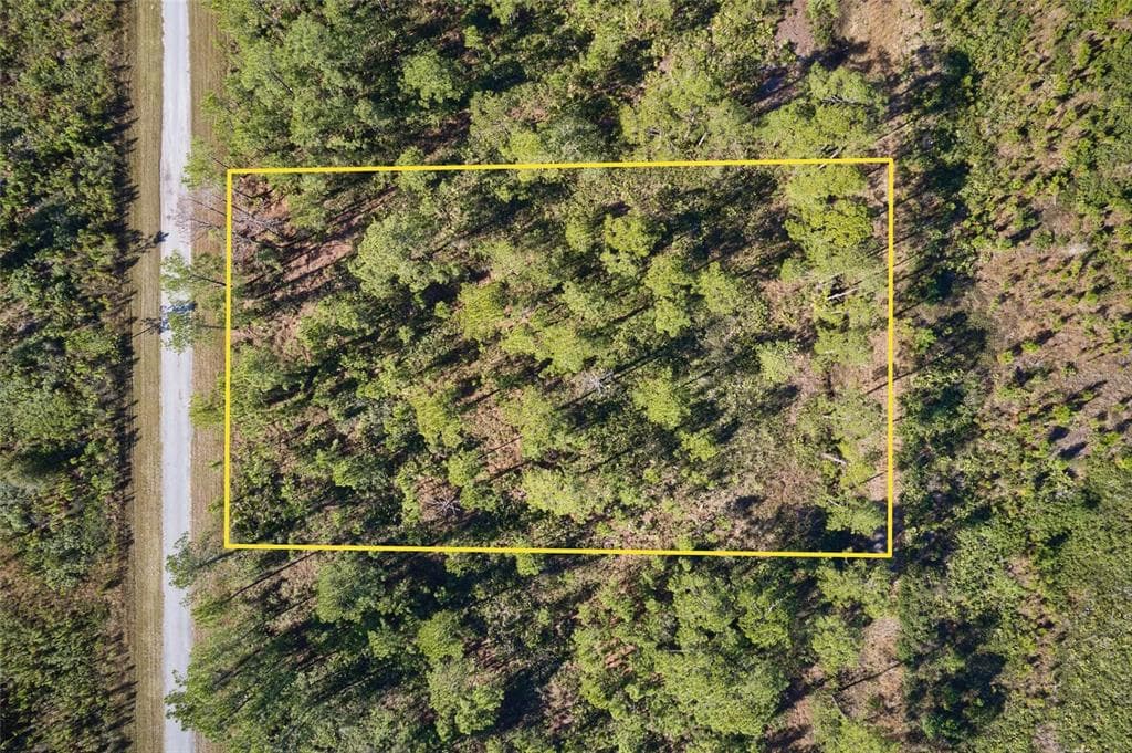 210 VALENCIA DRIVE INDIAN LAKE ESTATES, FL 33855