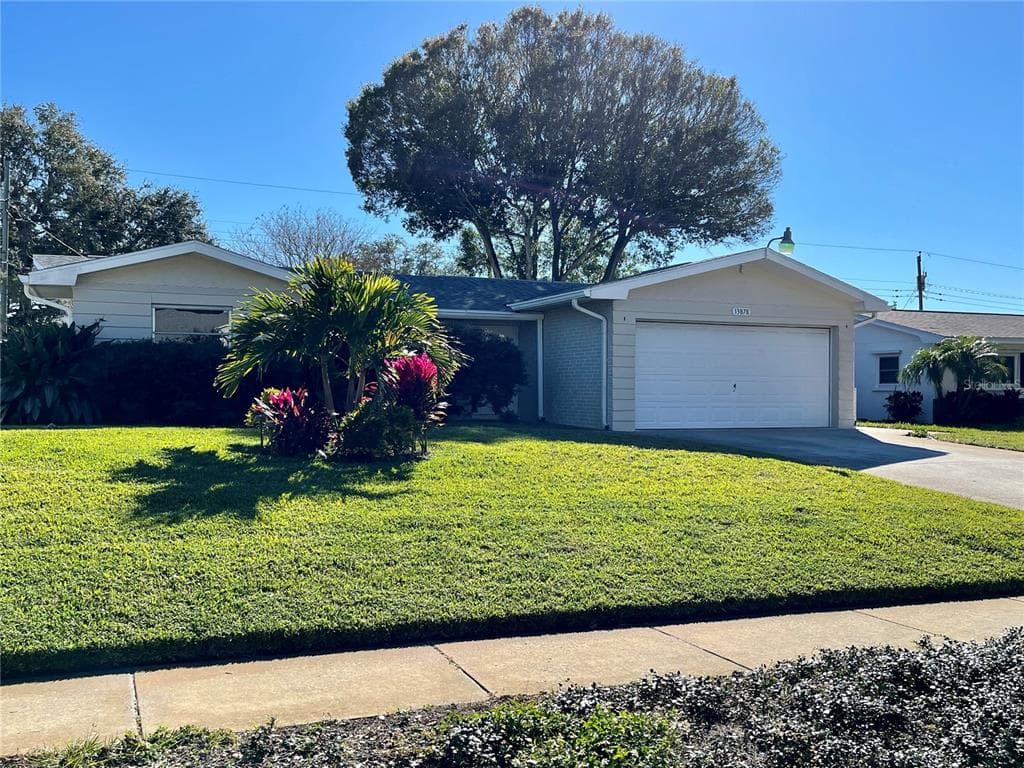 13878 85TH TERRACE N SEMINOLE, FL 33776