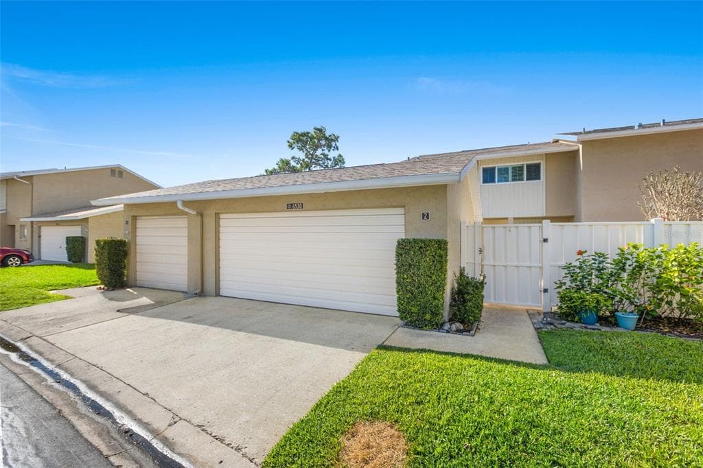6530 CAPE HATTERAS WAY NE UNIT 2 ST PETERSBURG, FL 33702