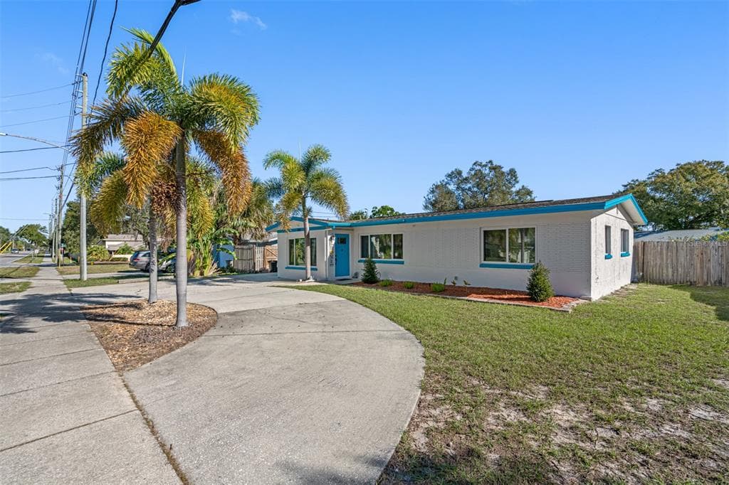 605 S FLORIDA AVENUE TARPON SPRINGS, FL 34689