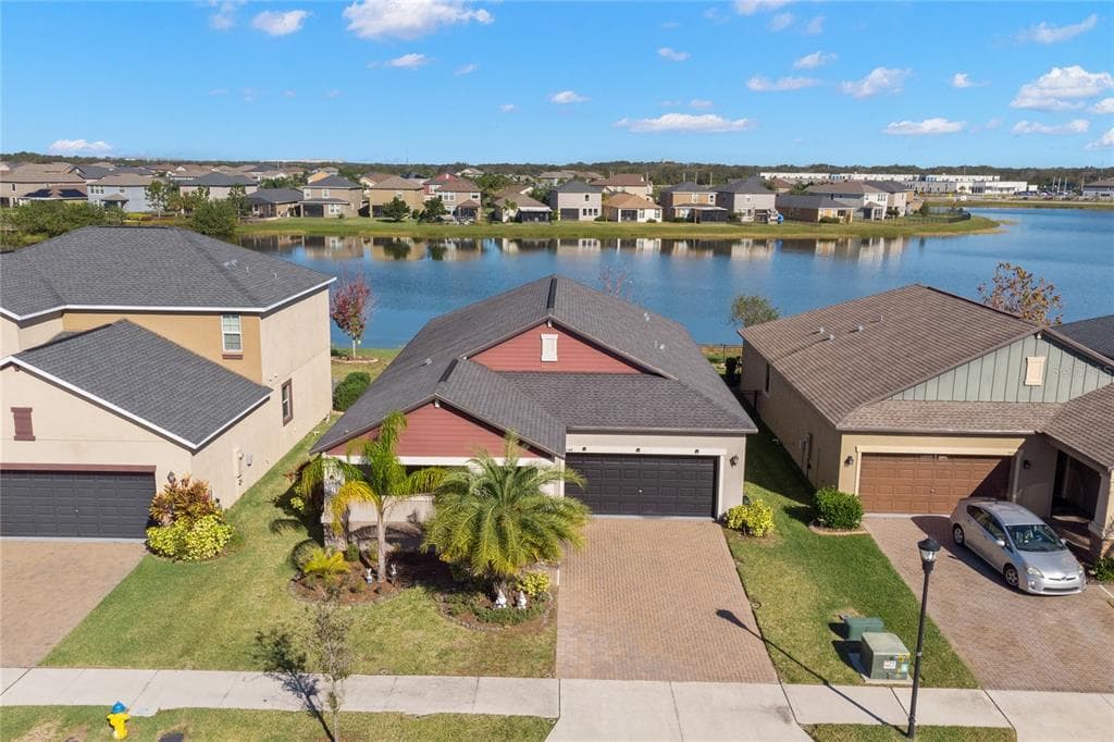 10044 VICTORY GALLOP LOOP RUSKIN, FL 33573