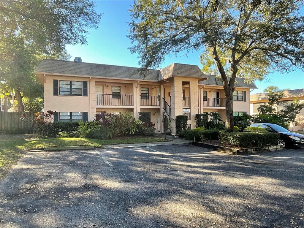 49 W CENTER STREET UNIT 212 TARPON SPRINGS, FL 34689