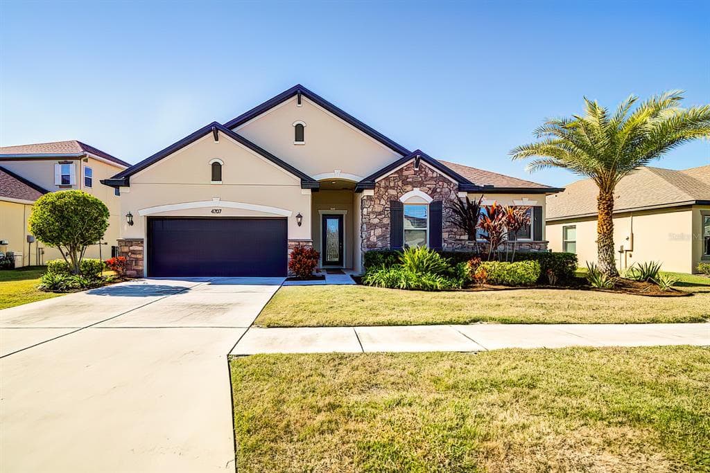 4707 BUTLER NATIONAL DRIVE WESLEY CHAPEL, FL 33543