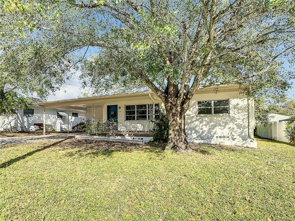 2115 W SAINT ISABEL STREET TAMPA, FL 33607
