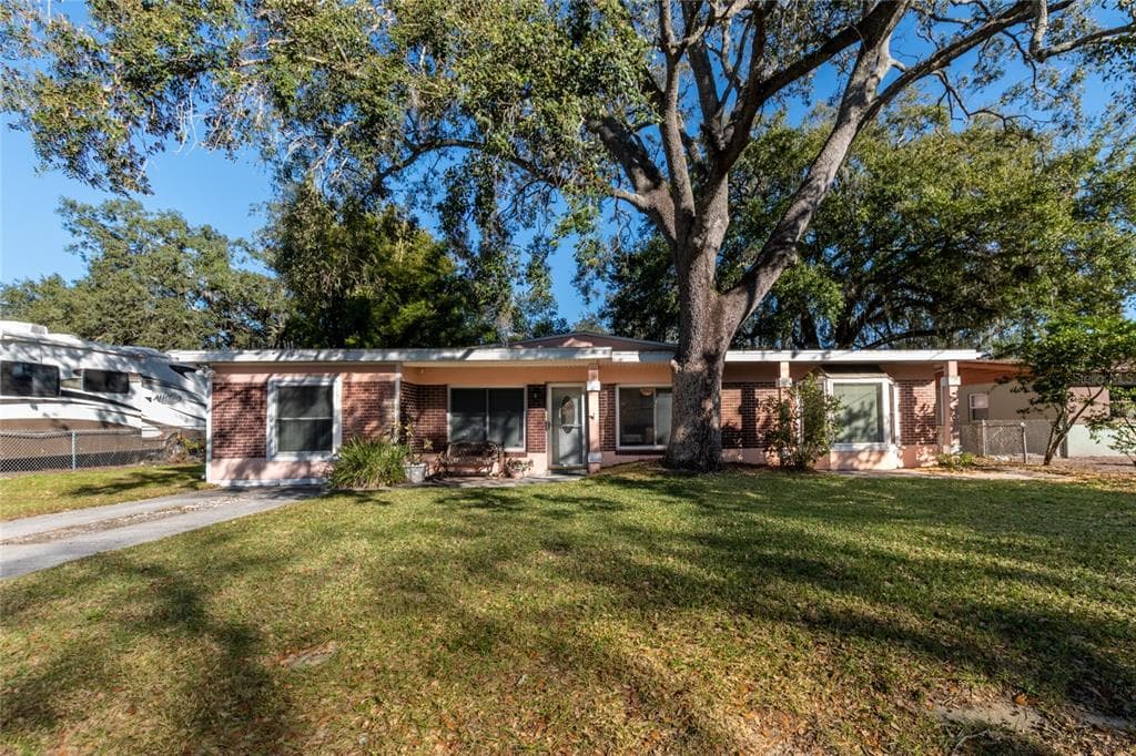 703 W 116TH AVENUE TAMPA, FL 33612