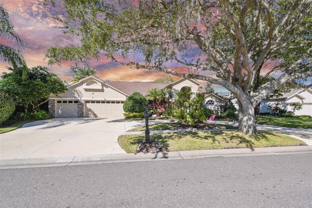17427 EQUESTRIAN TRAIL ODESSA, FL 33556