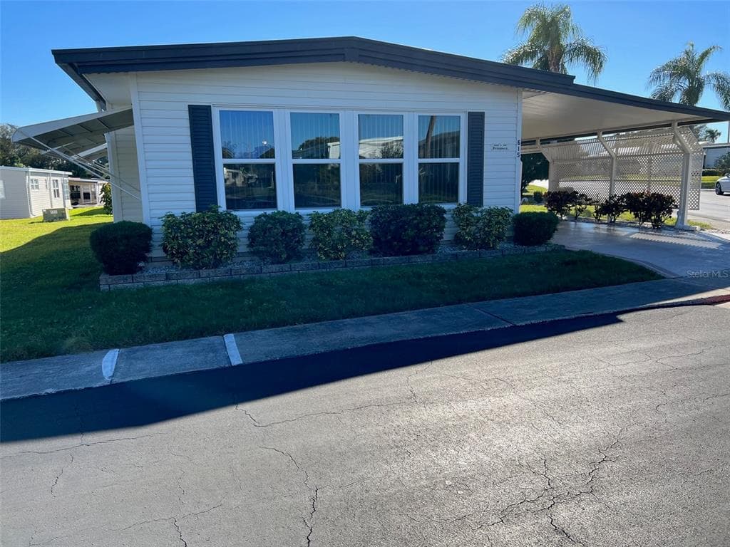 615 QUEEN PALM STREET LARGO, FL 33778