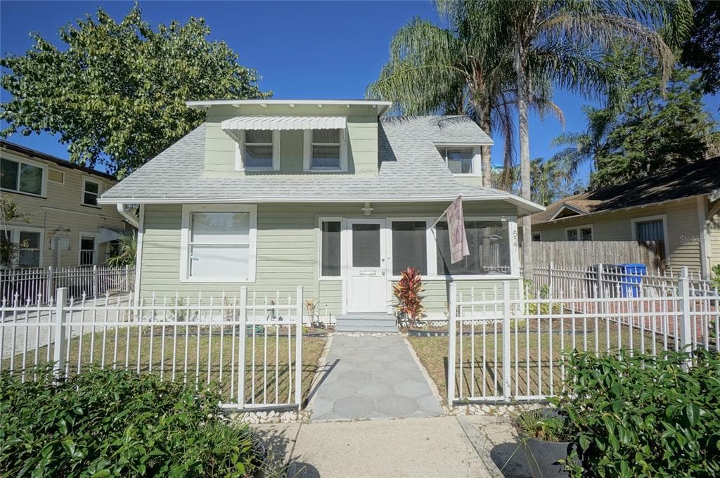 527 KIRKWOOD TERRACE N ST PETERSBURG, FL 33701