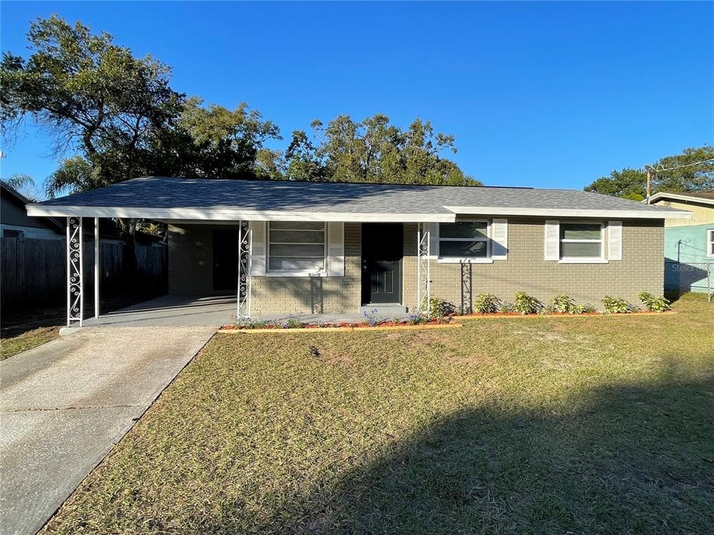 4704 ASHMORE DRIVE TAMPA, FL 33610