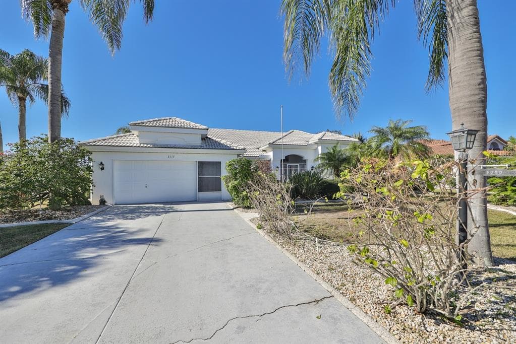2117 NEW BEDFORD DRIVE SUN CITY CENTER, FL 33573