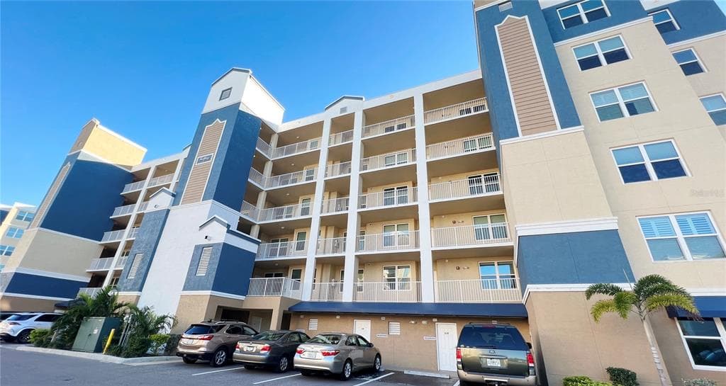 960 STARKEY ROAD UNIT 7505