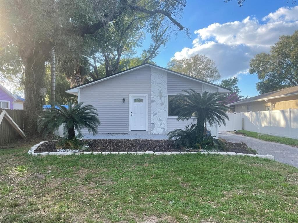 8114 N EDISON AVENUE TAMPA, FL 33604