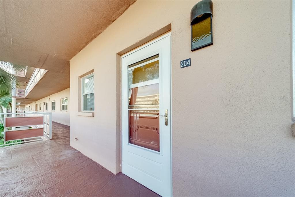 5521 80TH ST N STREET N UNIT 204 ST PETERSBURG, FL 33709