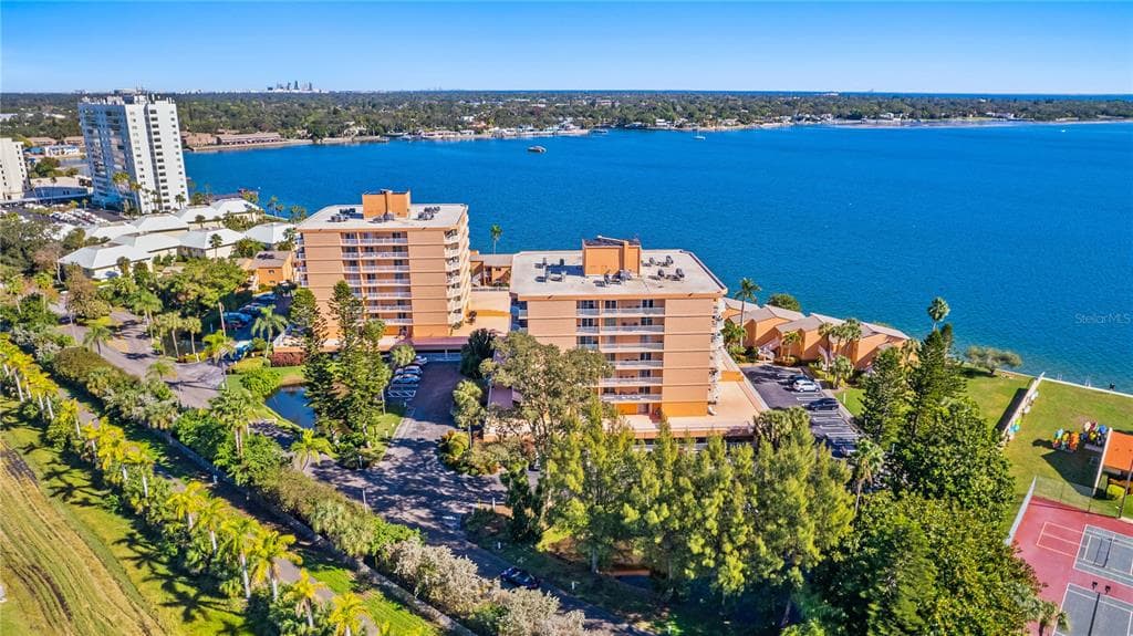 7432 SUNSHINE SKYWAY LANE S UNIT 202 ST PETERSBURG, FL 33711