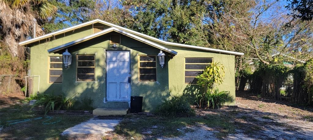 1606 E 97TH AVE TAMPA, FL 33612