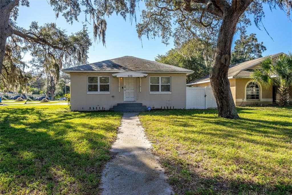535 WOODLAWN STREET N CLEARWATER, FL 33756
