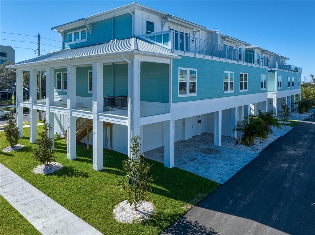 238 CAUSEWAY BOULEVARD DUNEDIN, FL 34698