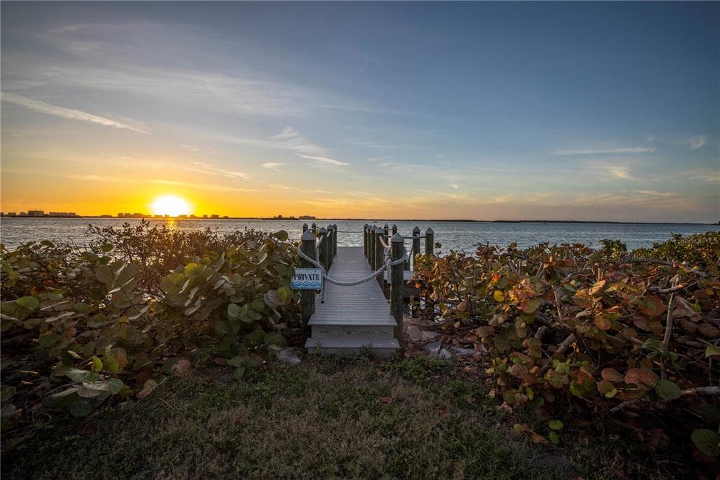 125 EDGEWATER DRIVE DUNEDIN, FL 34698