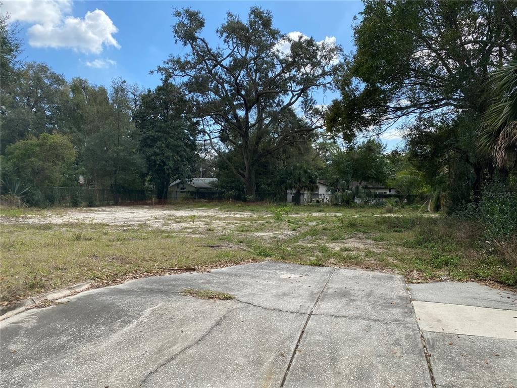 1205 E NORTH STREET TAMPA, FL 33604