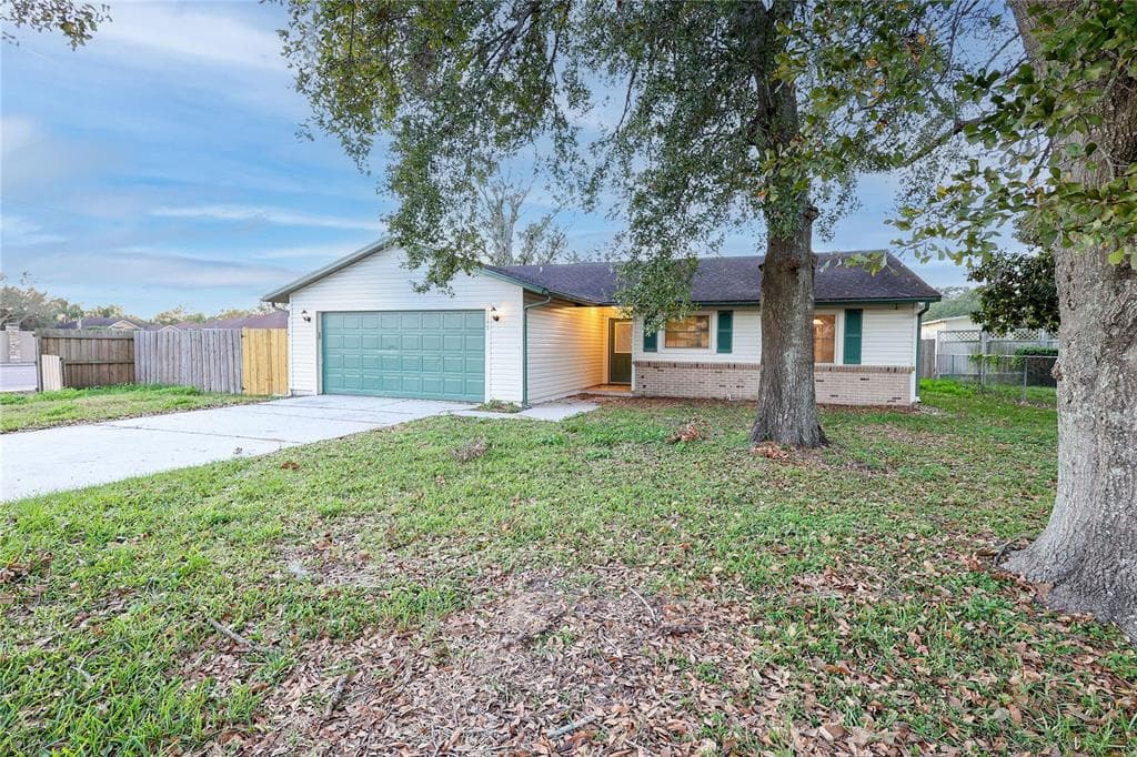 6147 STRICKLAND AVENUE LAKELAND, FL 33812