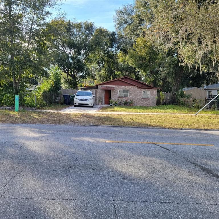 10106 N BOULEVARD TAMPA, FL 33612