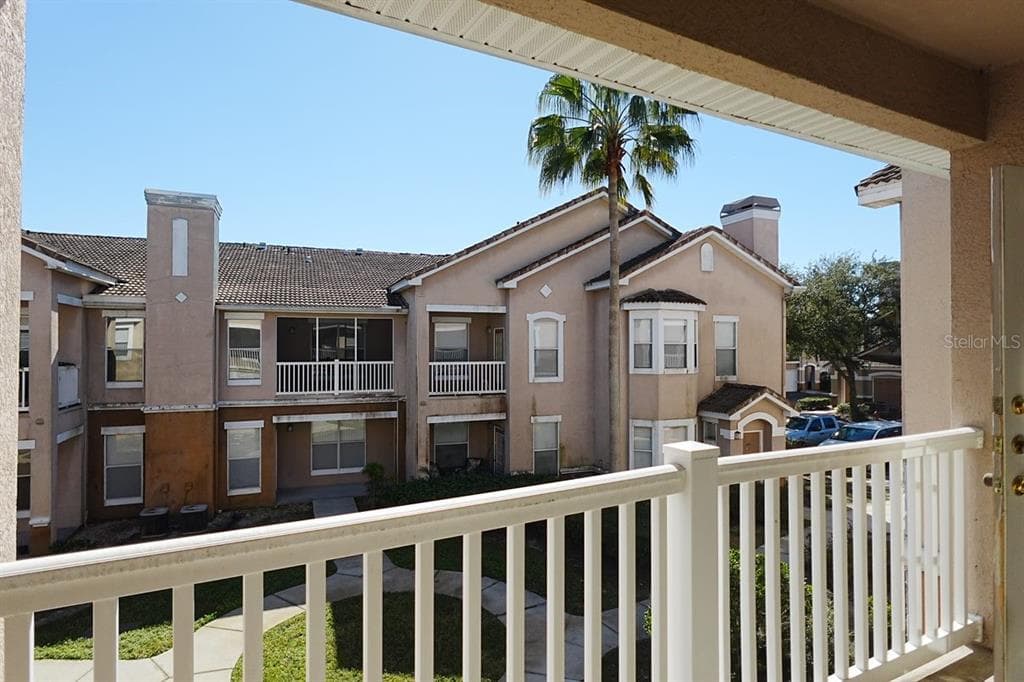 18109 VILLA CREEK DRIVE UNIT 18109 TAMPA, FL 33647