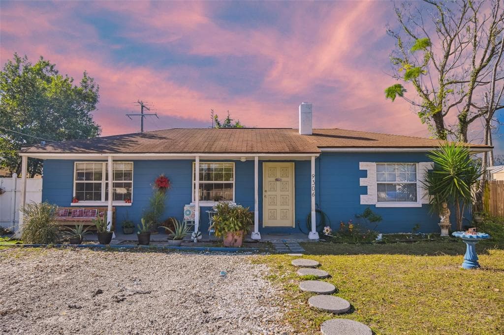 9306 N DARTMOUTH AVENUE TAMPA, FL 33612