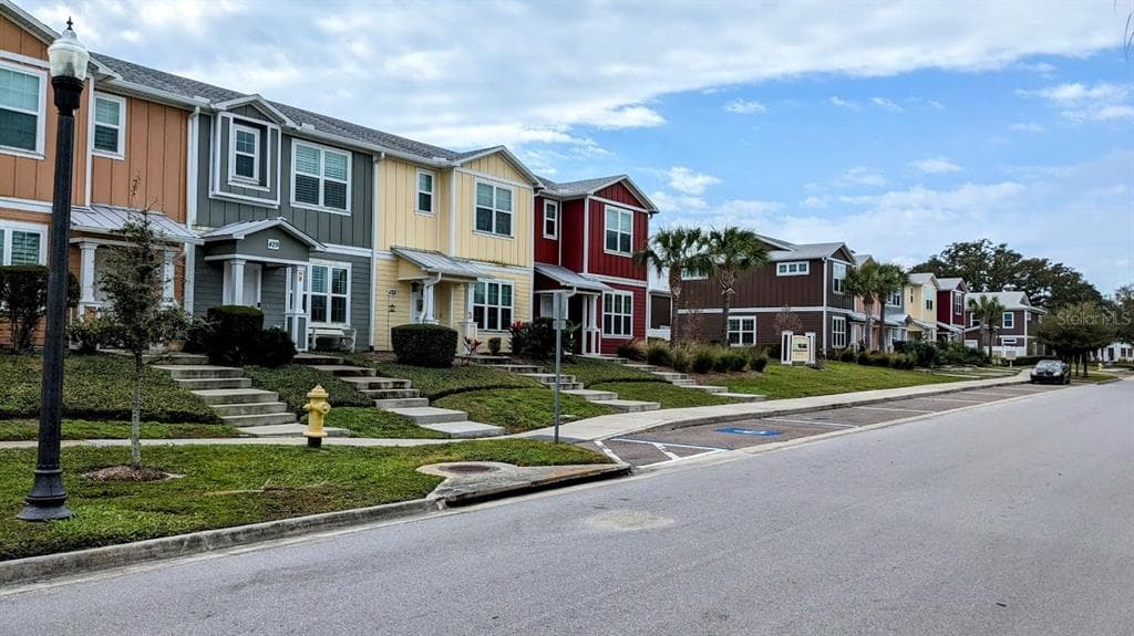 429 LORRAINE LELAND STREET DUNEDIN, FL 34698