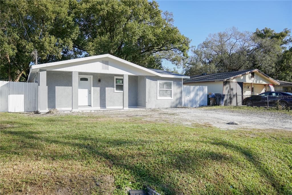 8421 N PACKWOOD AVENUE TAMPA, FL 33604