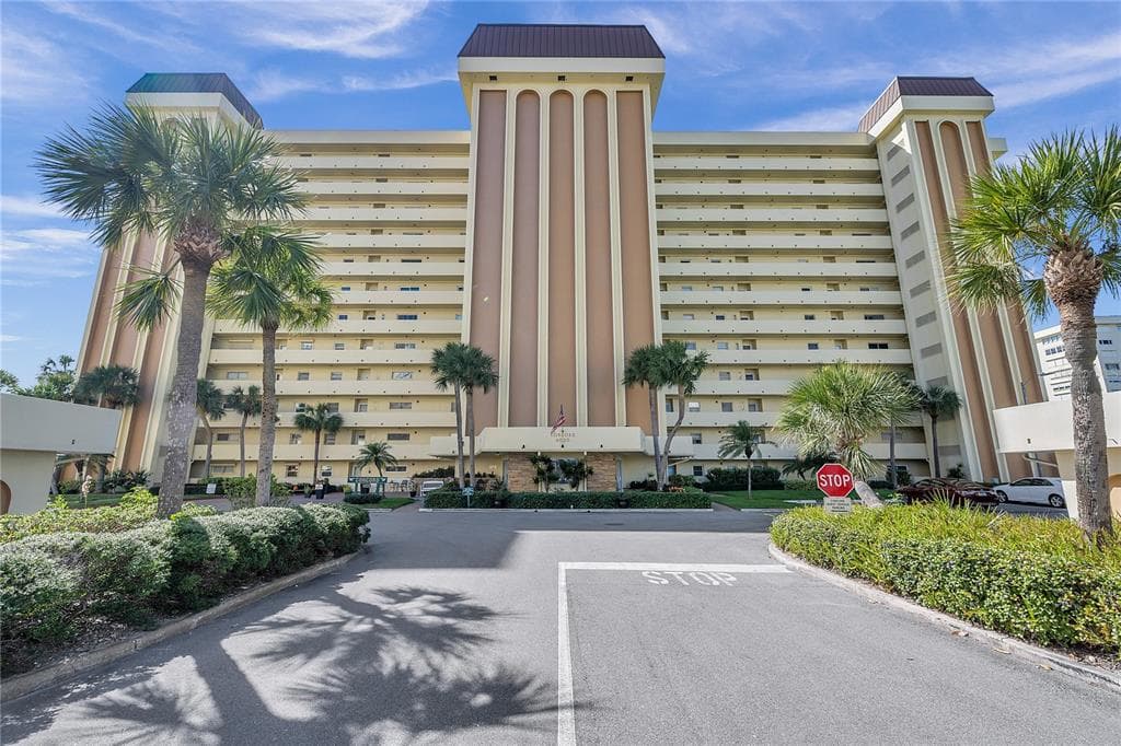 4525 COVE CIRCLE UNIT 106 ST PETERSBURG, FL 33708