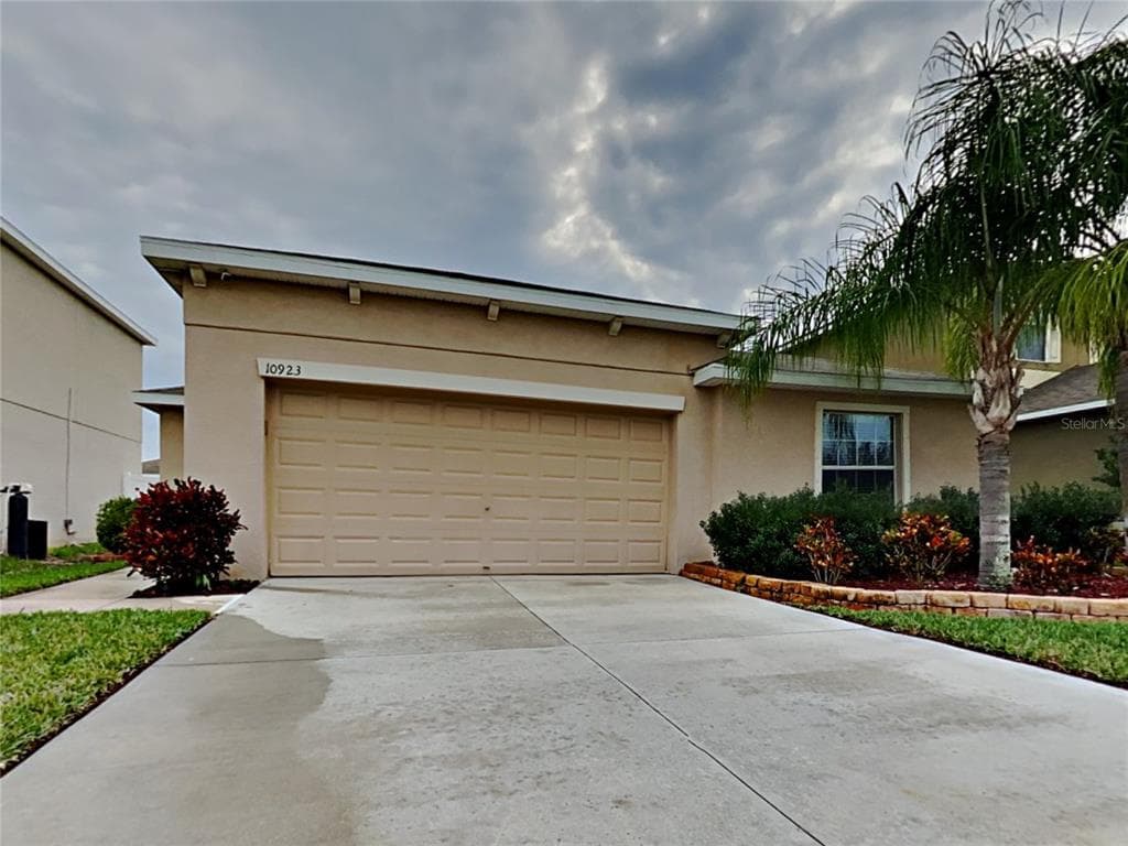 10923 RAINBOW PYRITE DRIVE WIMAUMA, FL 33598