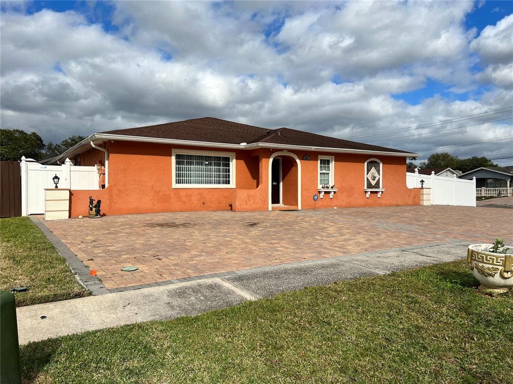 7707 HINSDALE DRIVE TAMPA, FL 33615