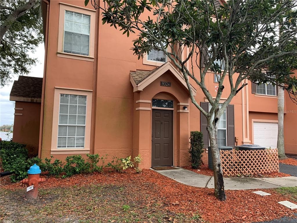 9324 LAKE CHASE ISLAND WAY UNIT 9324 TAMPA, FL 33626