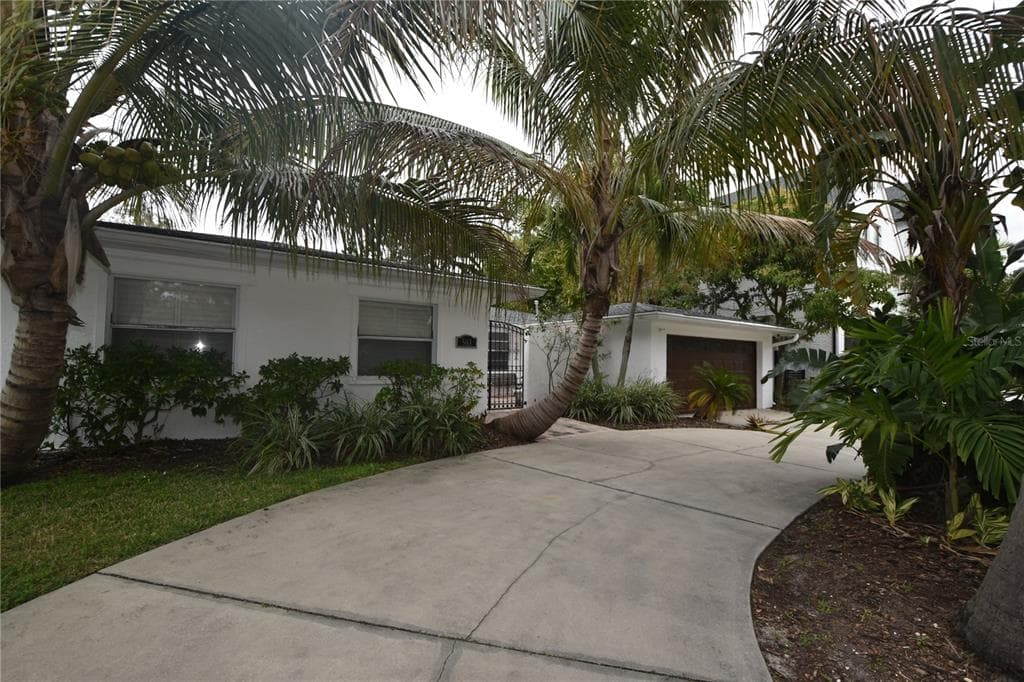 503 SUWANEE CIRCLE TAMPA, FL 33606
