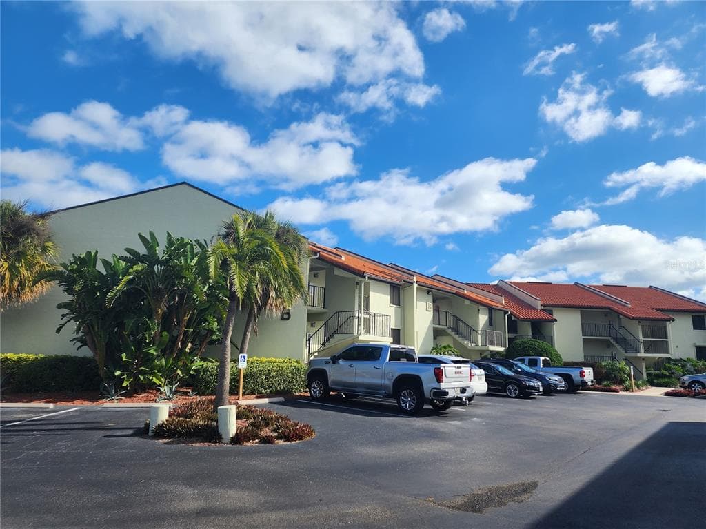 1515 PINELLAS BAYWAY S UNIT 17 TIERRA VERDE, FL 33715