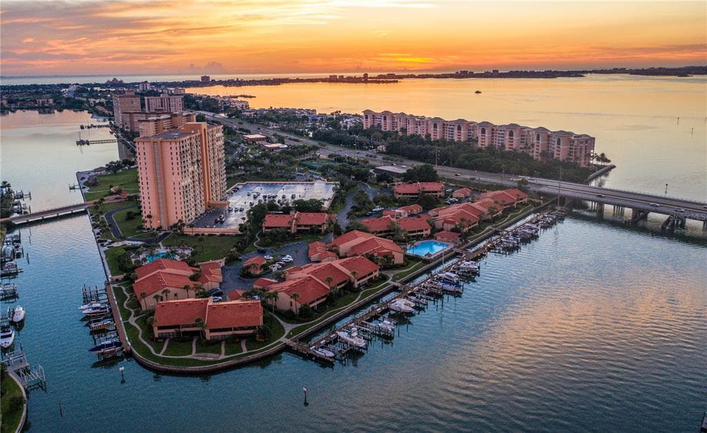 4800 BRITTANY DRIVE S UNIT 2 ST PETERSBURG, FL 33715