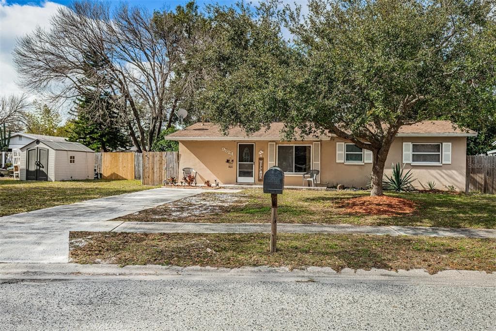 9524 85TH STREET N SEMINOLE, FL 33777